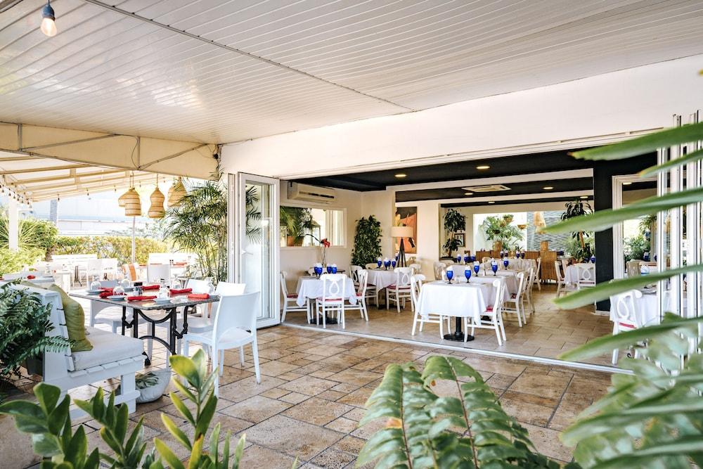 Playa Linda Beach Resort Palm Beach Exterior foto