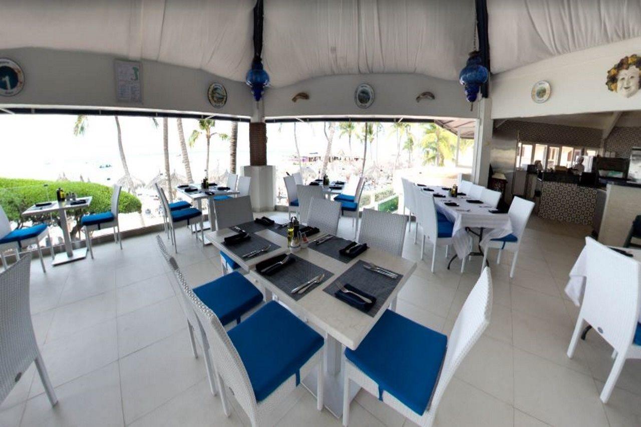Playa Linda Beach Resort Palm Beach Exterior foto